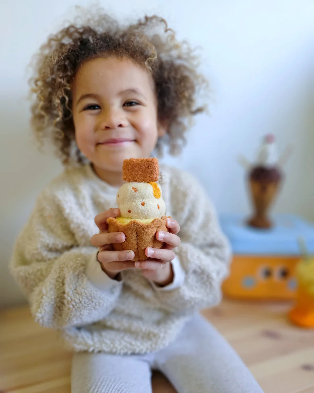 Tara Treasures Felt Giant Biscoff Cupcake