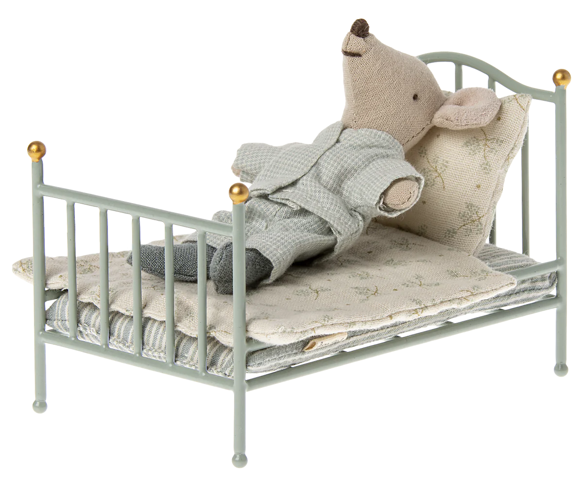 Maileg Vintage Bed Mouse Mint - Cheeky Junior